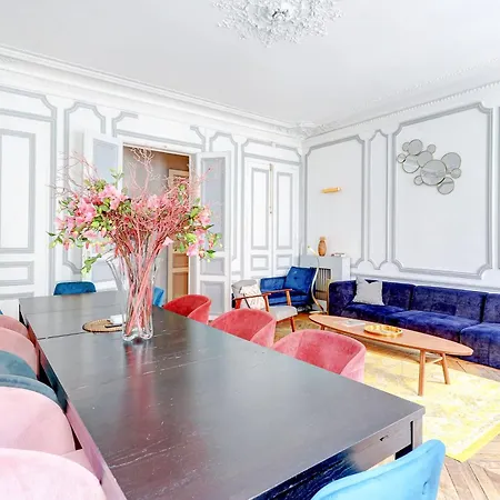 Apartment L'elegance Parisienne Au Coeur Des Champs-elysees Paris